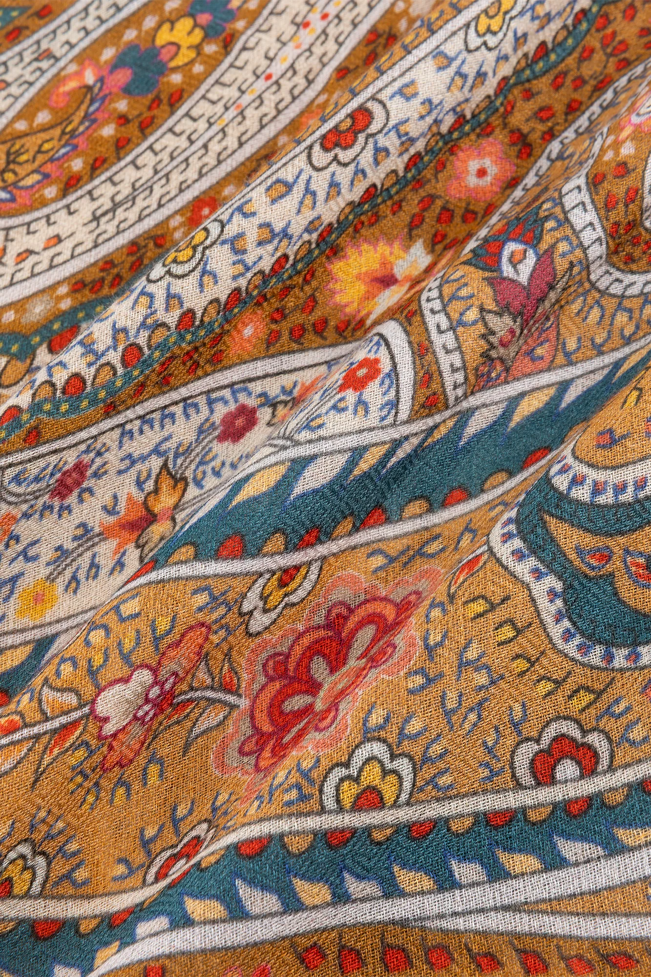 Hanna Shawl Cognac - Image 3