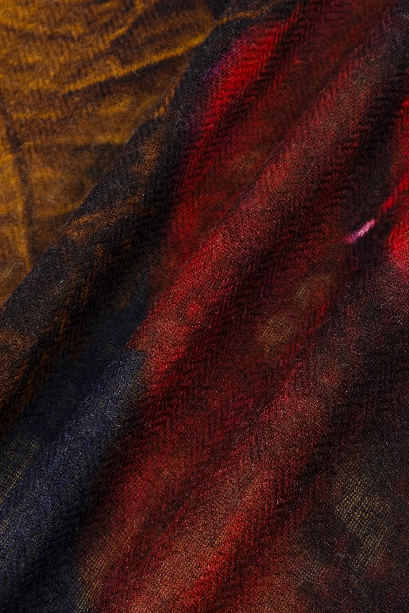 Harleen Shawl Marine-navy Print - Image 3